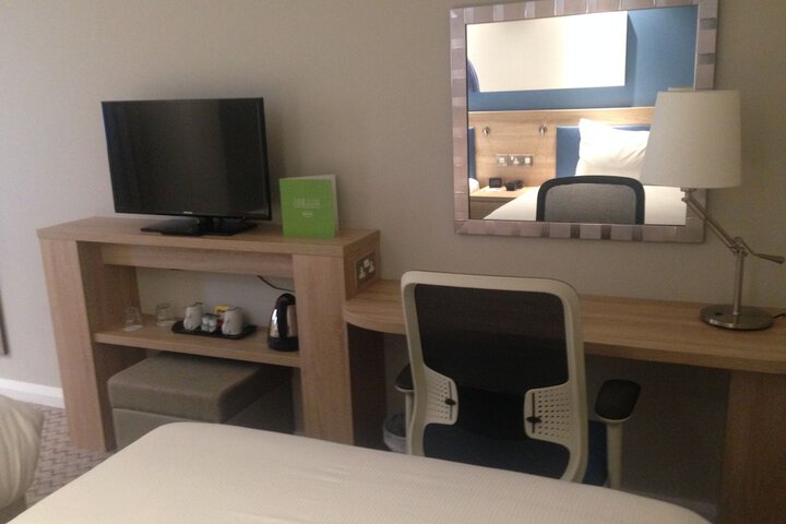 Room 4 of 41