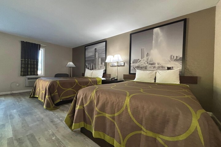 Room 22 of 28