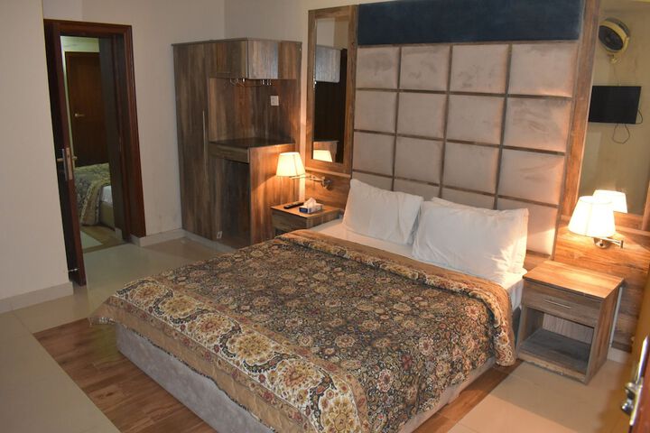 Room 3 of 16