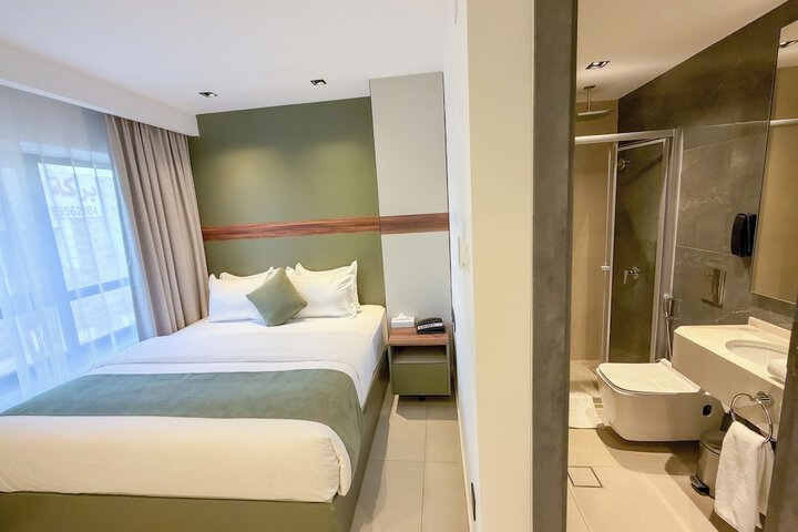 Room 8 of 13