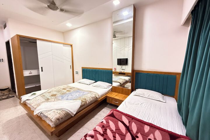 Room 10 of 19