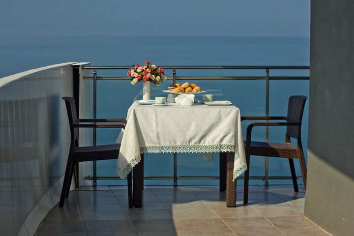 Terrace/Patio 33 of 35