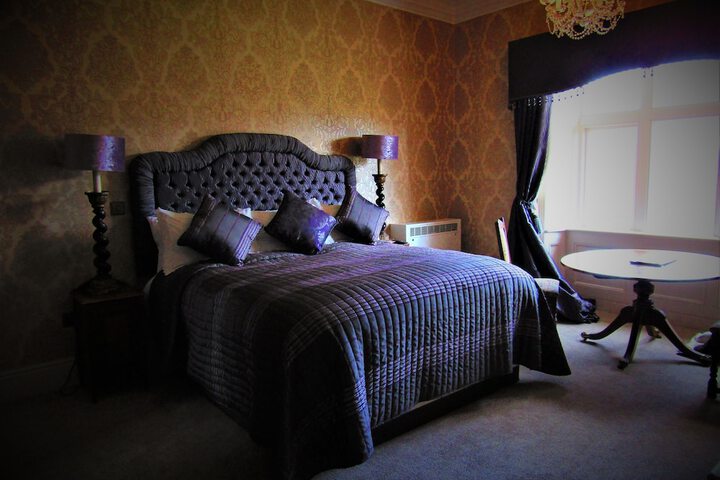 Room 33 of 73