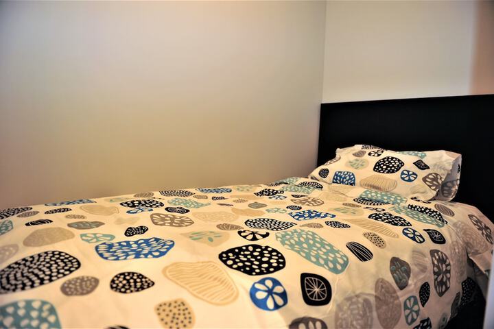 Room 6 of 19