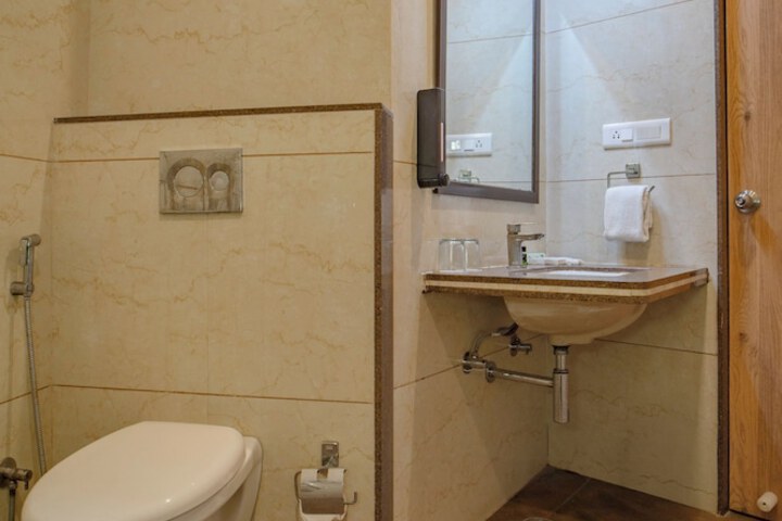 Room 34 of 61