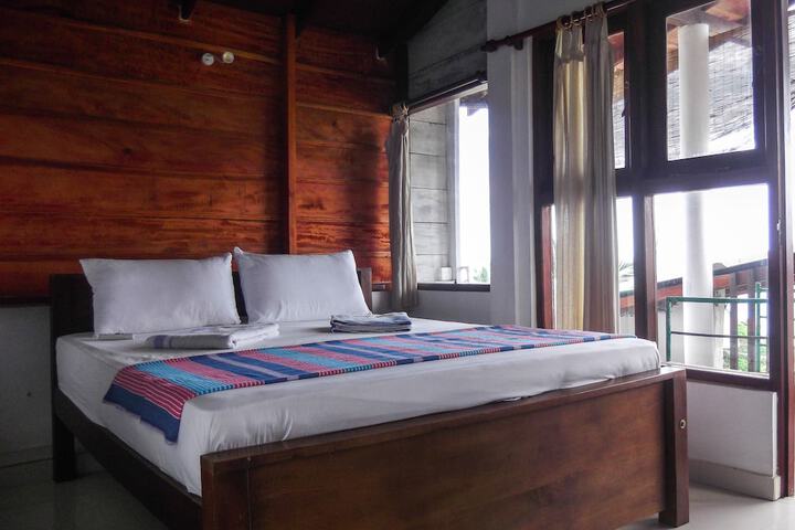 Room 3 of 119