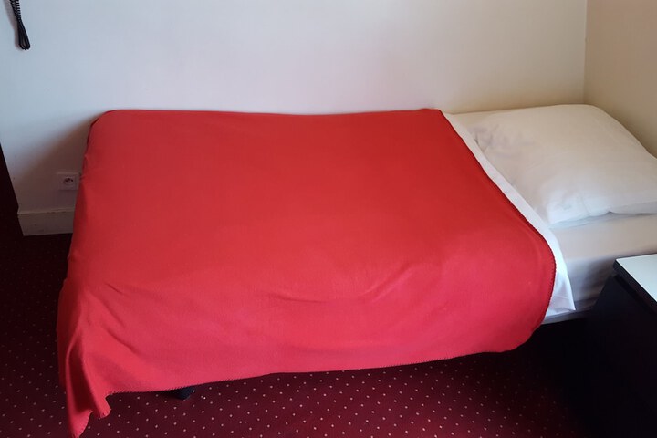 Room 7 of 38