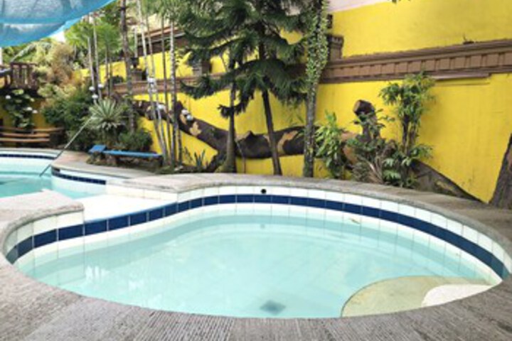 Pool 10 of 20