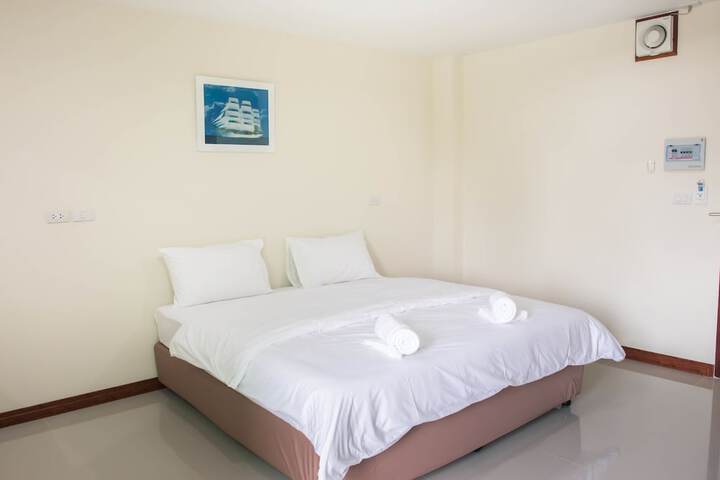 Room 9 of 22