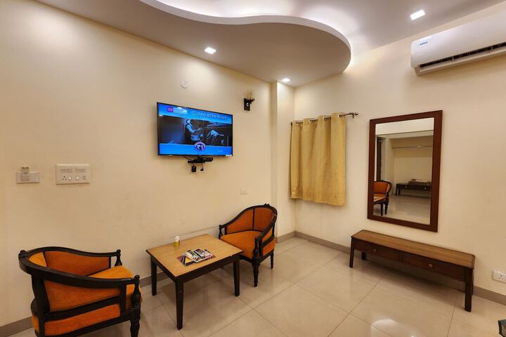 Room 6 of 15
