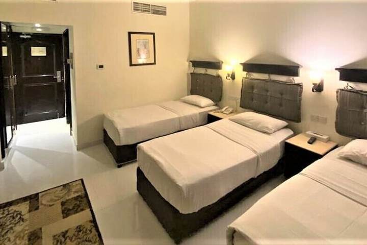 Room 17 of 39