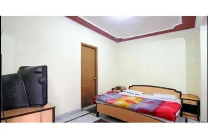 Room 2 of 17