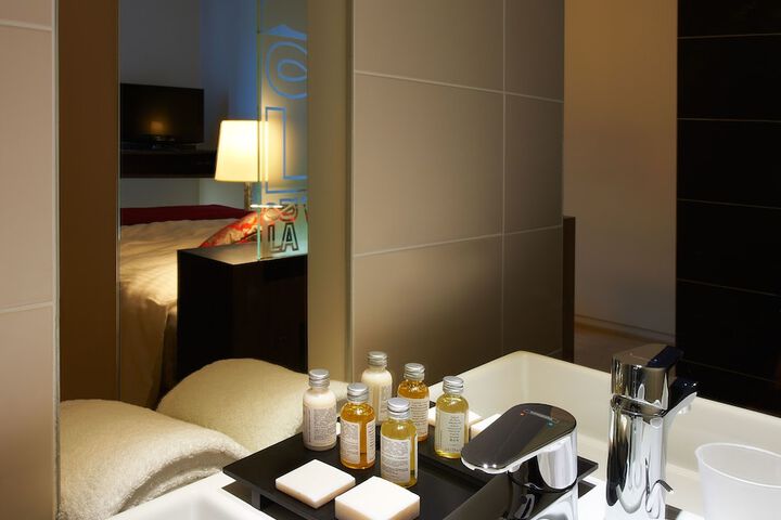Bathroom Interior Photo
