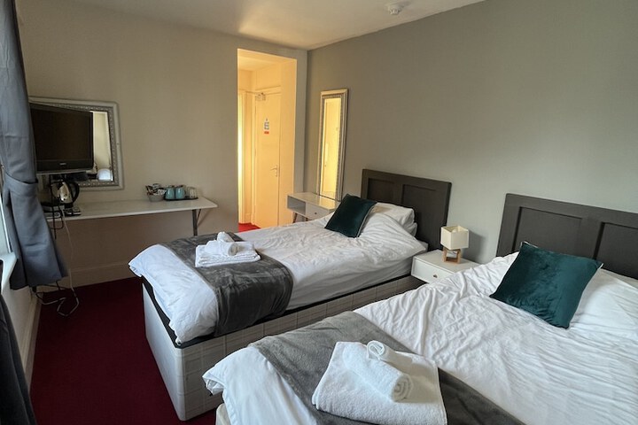 Room 22 of 37