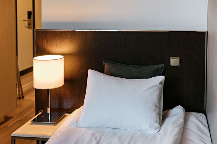 Room 21 of 83