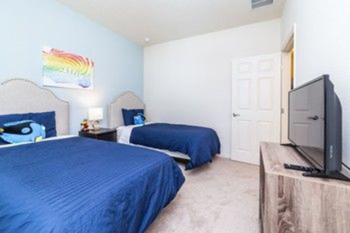 Room 9 of 23
