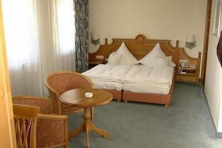 Room 13 of 45