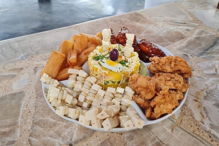 Dining 11 of 20