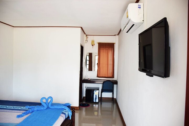 Room 6 of 58