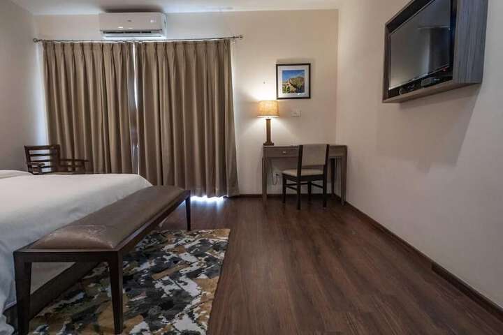 Room 18 of 42