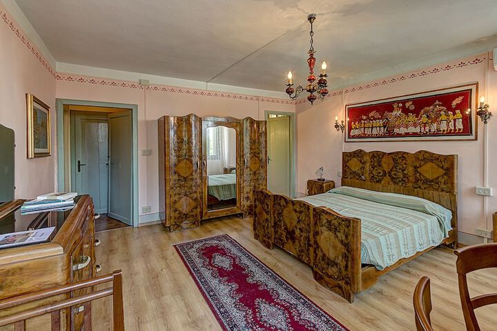 Room 6 of 41