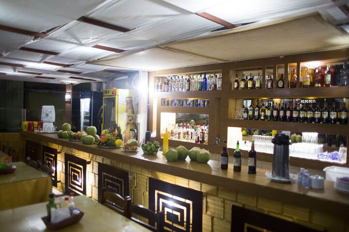Lounge 100 of 110