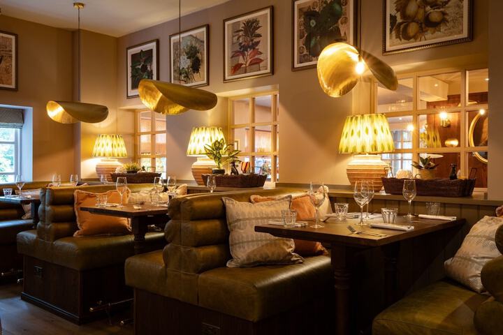 Dining 52 of 66