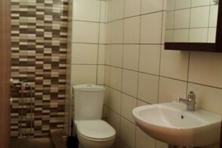 Room 5 of 44