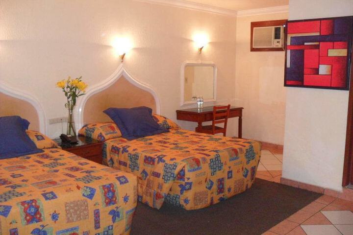 Room 2 of 28