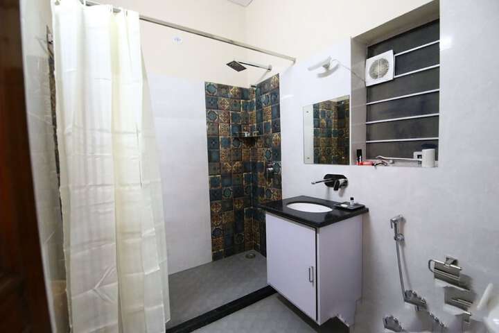 Room 12 of 22