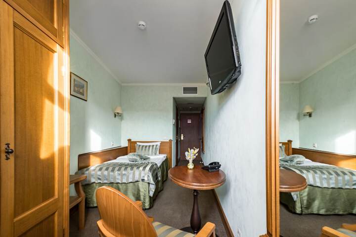 Room 21 of 75
