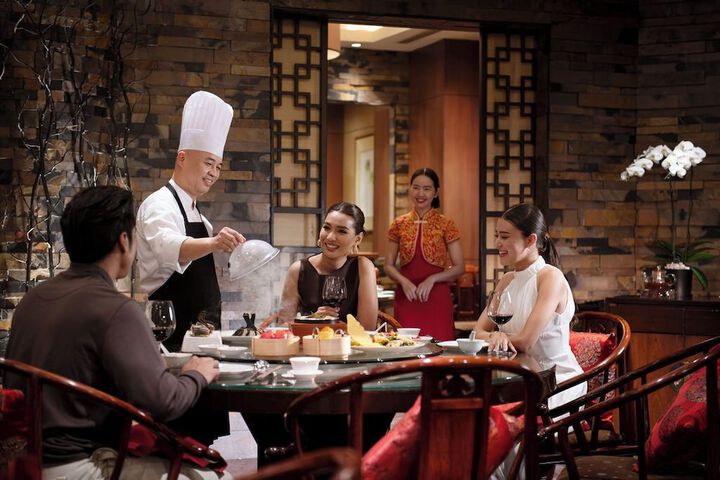 Dining 65 of 96