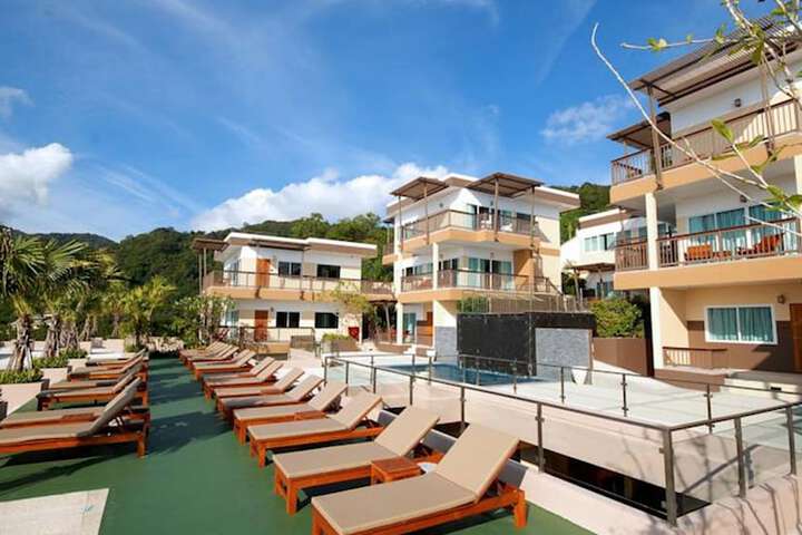 Sundeck 35 of 40