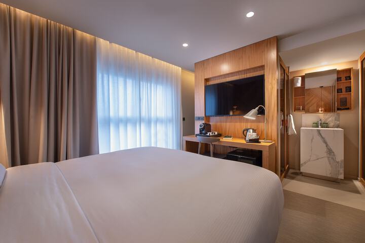 Room 55 of 104