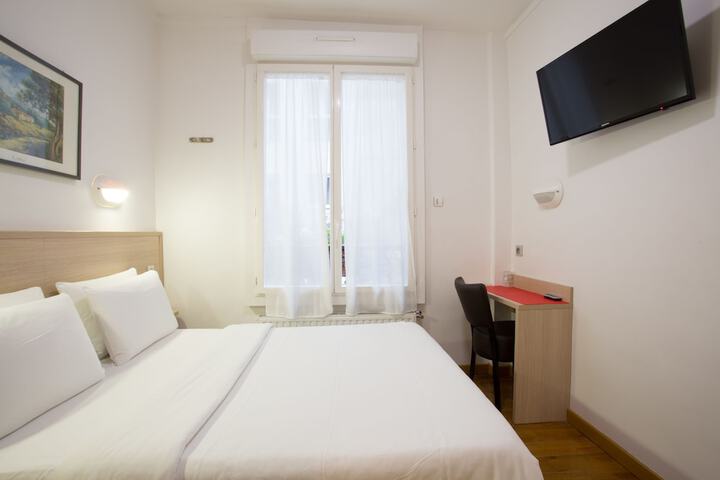Room 5 of 43
