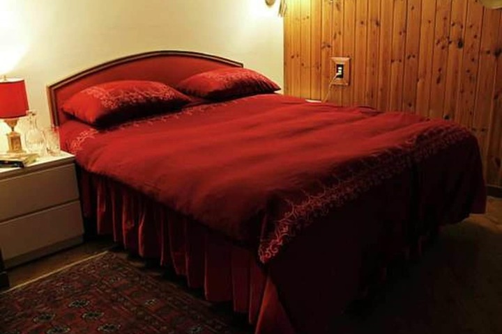 Room 4 of 51