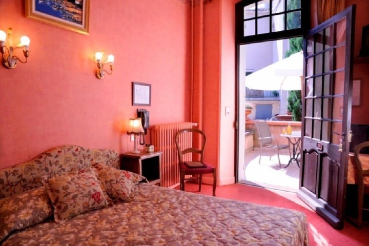 Room 12 of 46