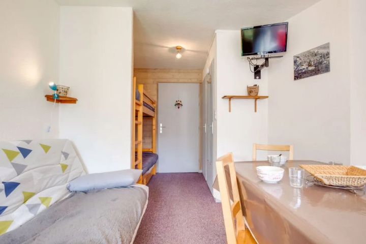 Room 3 of 12