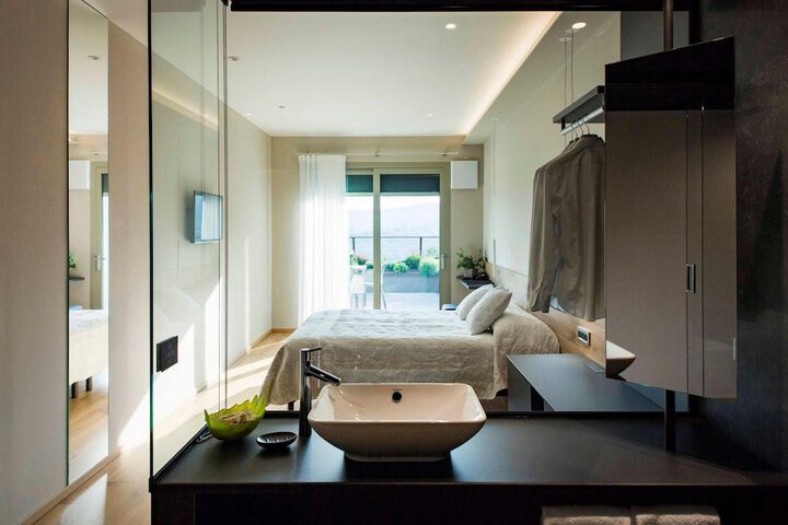 Room 12 of 48