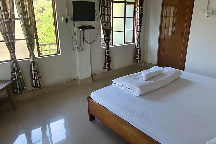 Room 2 of 12