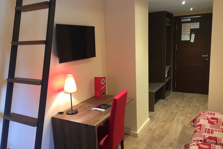 Room 14 of 63