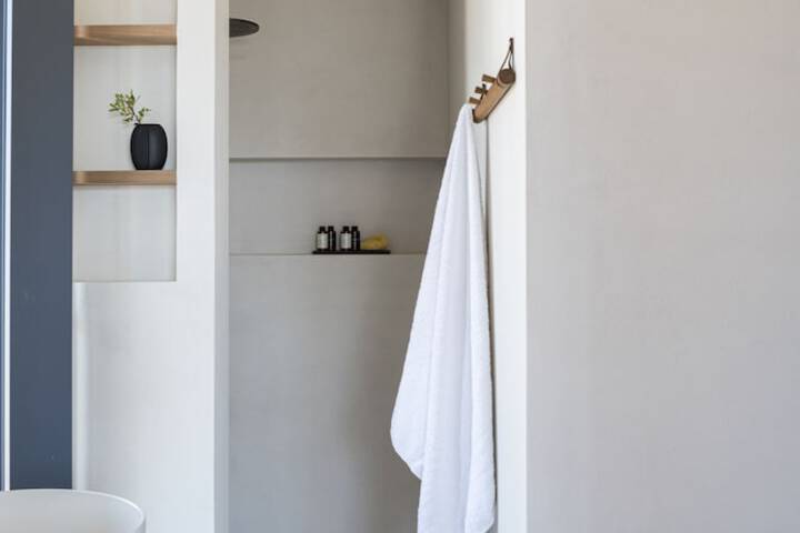 Room 42 of 53