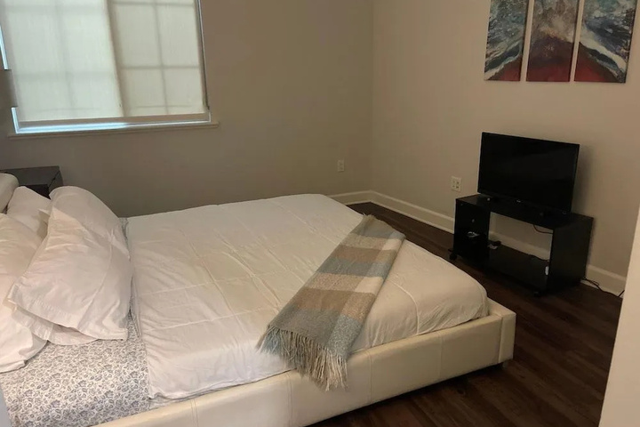 Room 2 of 7