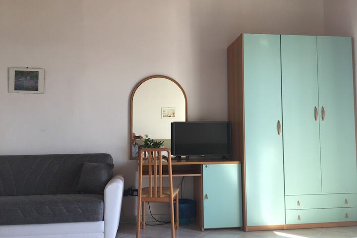 Room 17 of 52