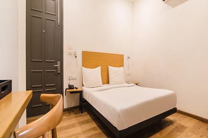 Room 14 of 19