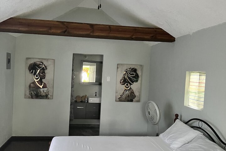 Room 3 of 105