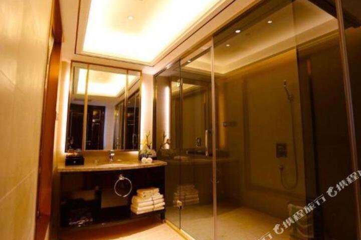 Long Yang International Hotel
