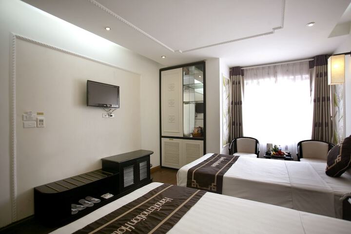 Room 11 of 106