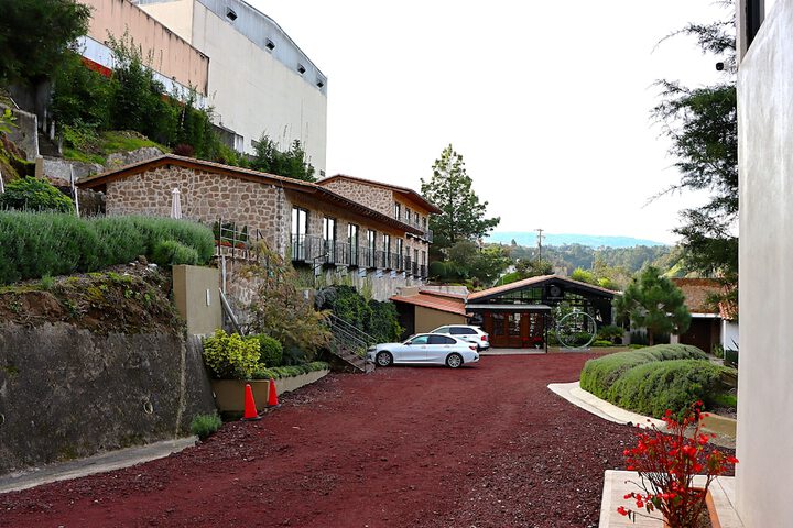 Hotel Exterior 26 of 29