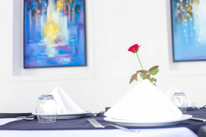 Dining 98 of 147